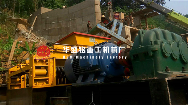 液壓對(duì)輥破碎機(jī)