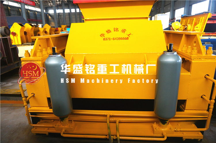 大型液壓對(duì)輥破碎機(jī)廠家