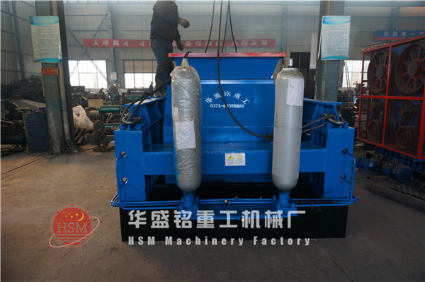 液壓對輥破碎機圖片